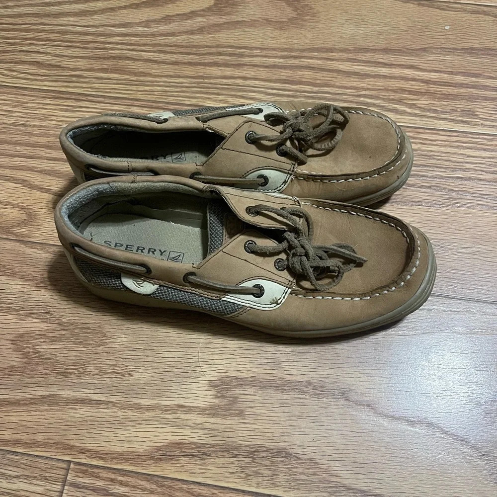 Sperry Boat Shoes 5.5